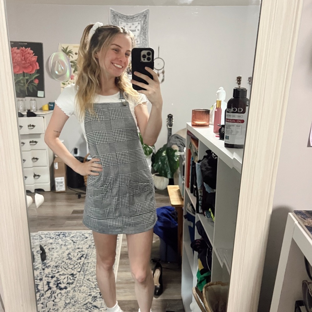 Overall dress - Picture 6 of 6